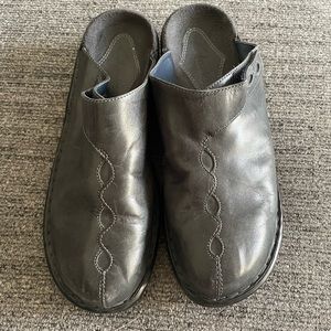 COPY - Clarks Leather Clogs
